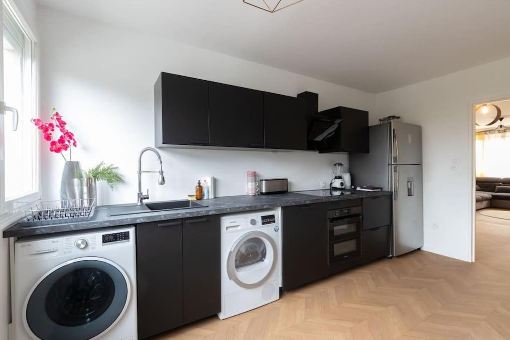 Cabana & Le Grand Appartement Lumineux Macon Exterior photo