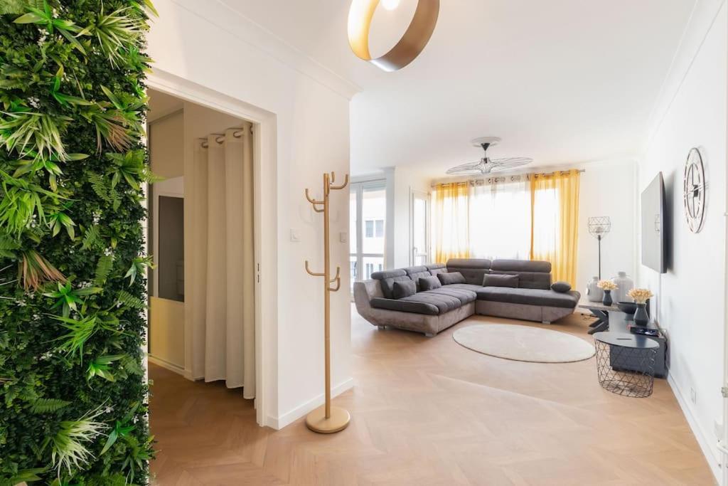 Cabana & Le Grand Appartement Lumineux Macon Exterior photo
